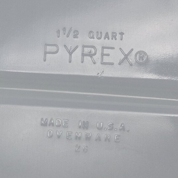 Vintage Pyrex 963 Town and Country 1.5 Quart Divided Casserole Dish - Picture 13 of 13